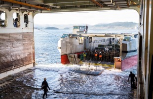 Amphibious assault ship Mistral (L9013) 5