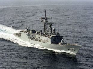 Guided missile frigate USS Thach (FFG-43) 0