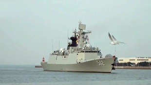 Guided missile frigate Zaozhuang (542) 2