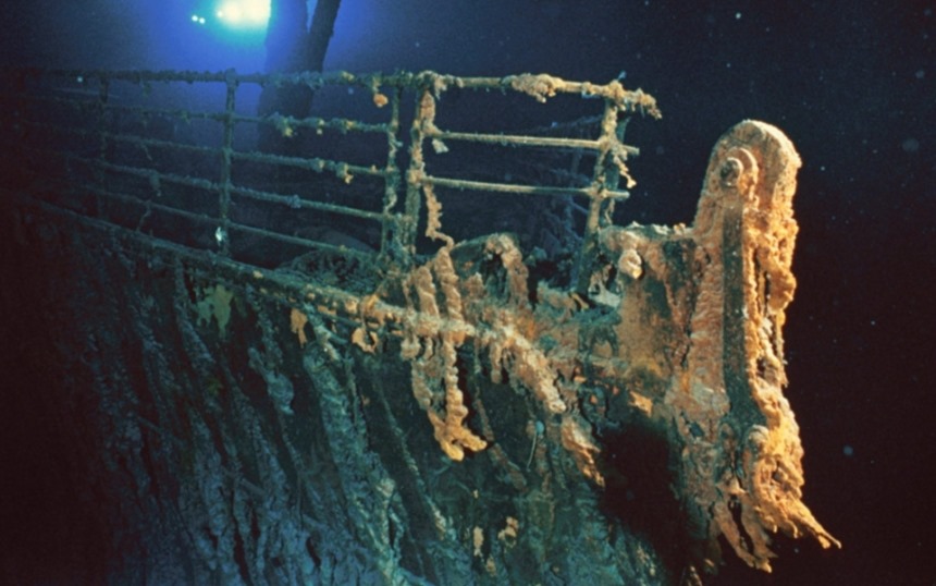 Нос Титаника на дне океана