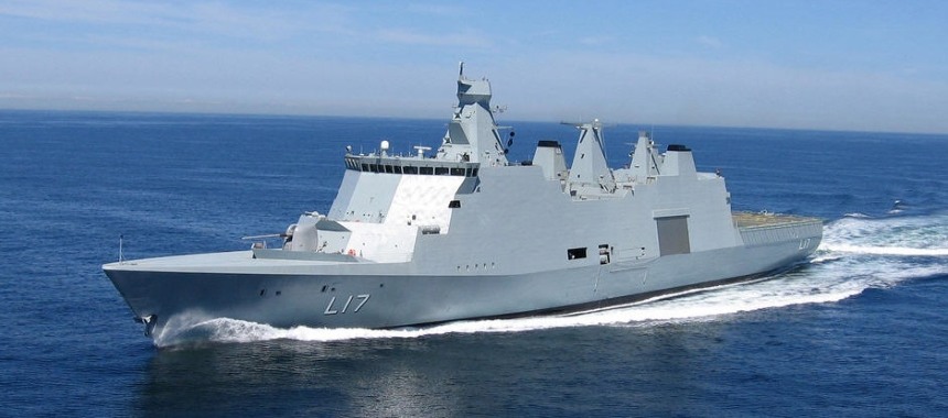 Корабль боевой поддержки HDMS Esbern Snarre