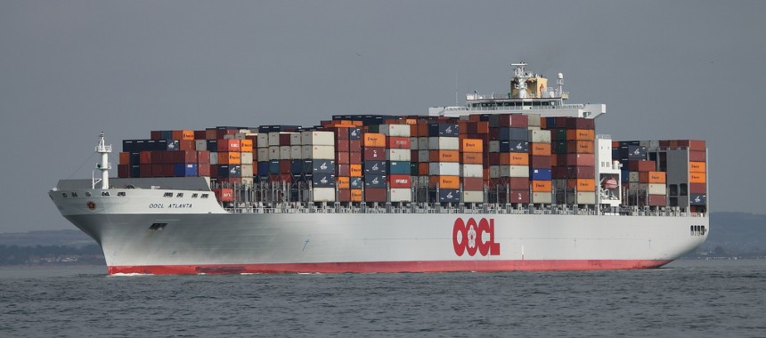 Грузовое судно Atlanta - один из самых крупных контейнеровозов мира