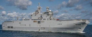 Amphibious assault ship Mistral (L9013) 1