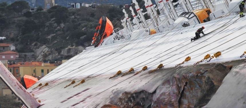 Спасатели нашли тела еще восьми жертв «Costa Concordia»