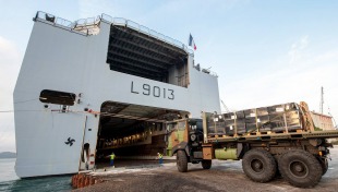 Amphibious assault ship Mistral (L9013) 4