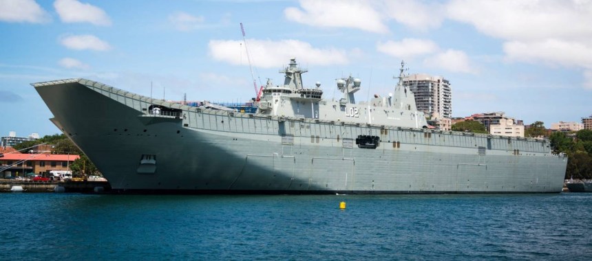 Десантный вертолетоносец корабль-док HMAS Canberra