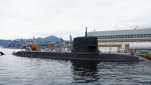 Diesel-electric submarine JS Unryū (SS 502) 2
