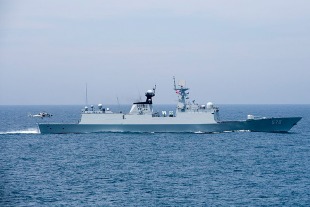 Guided missile frigate Huangshan (570) 0