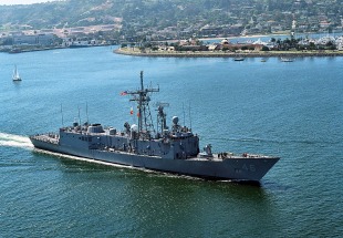 Guided missile frigate USS Rentz (FFG-46) 2