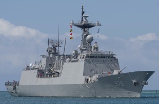 Guided missile destroyer ROKS Gang Gam-chan (DDH-979) 1