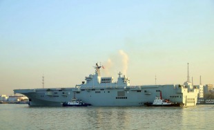 Універсальний десантний корабель Hainan (31) 1