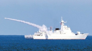 Guided missile destroyer Kaifeng (DDG 124) 1