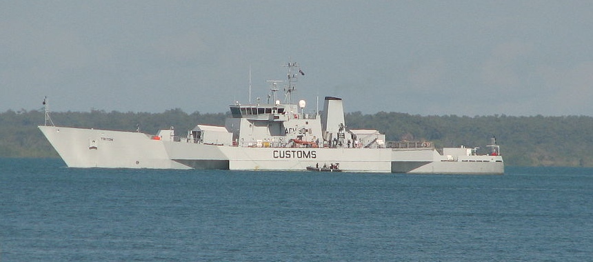Тримаран Triton на службе Австралийской таможенной службе в порту Darwin