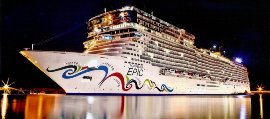 Круизный лайнер Norwegian Epic