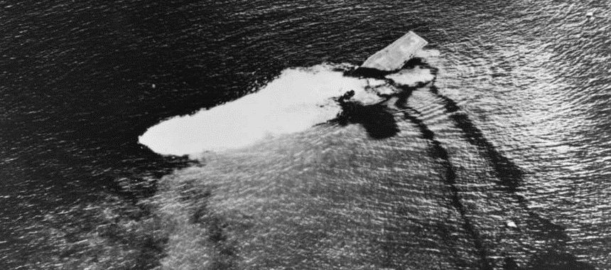 Повреждения авианосца Саратога после ядерного удара