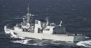 Guided missile frigate HMCS Halifax (FFH 330) 3