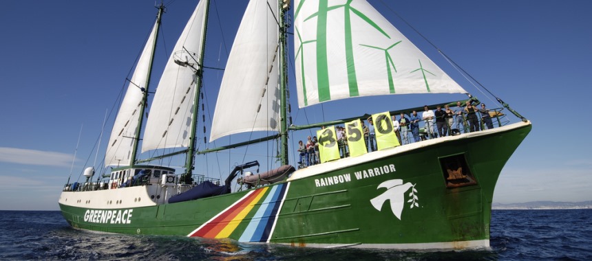 Первое парусное судно Rainbow Warrior