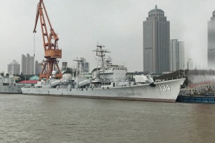 Guided missile destroyer Zunyi (DDG-134) 1
