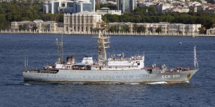 Intelligence ship Priazovye (201) 2