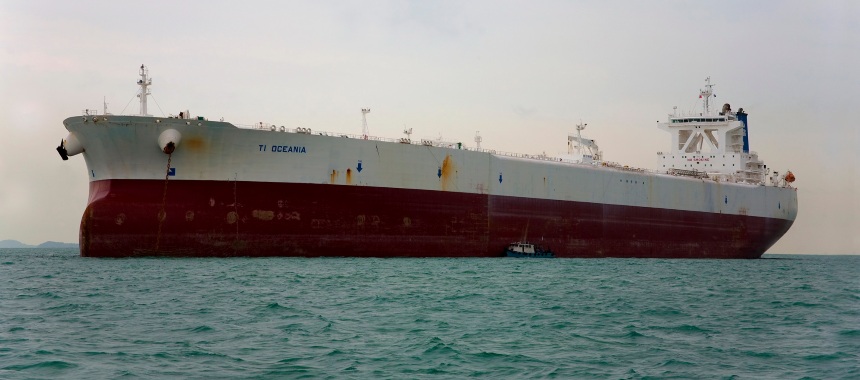 Гигантский танкер TI Oceania