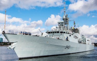 Guided missile frigate HMCS St. John's (FFH 340) 1