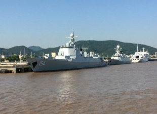 Guided missile destroyer Xiamen (DDG 154) 2
