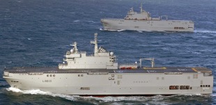 Mistral-class amphibious assault ship 0