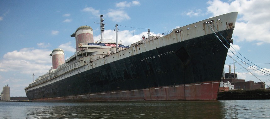 Пассажирское судно SS United States в Филадельфии