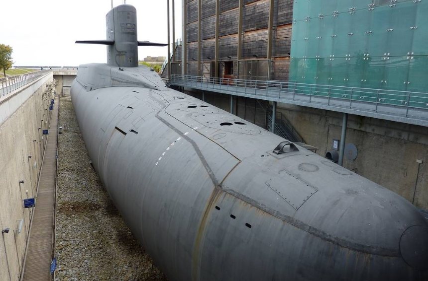 Подводная лодка-музей Le Redoutable