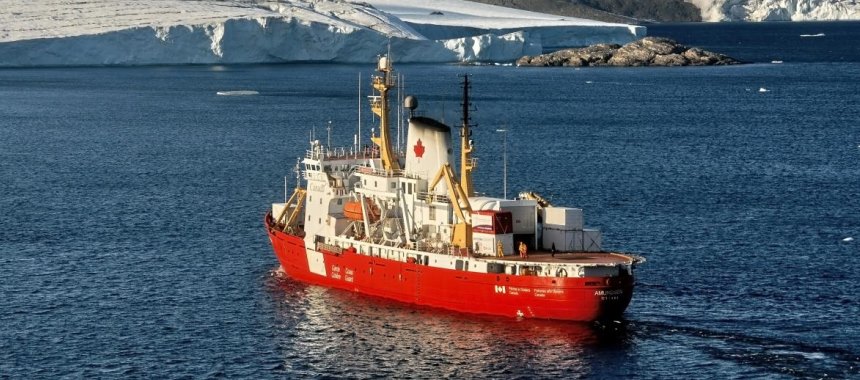 Арктический научно-исследовательский ледокол CCGS Amundsen