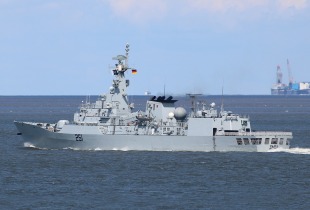 Фрегат УРО PNS Zulfiquar (F251) 1