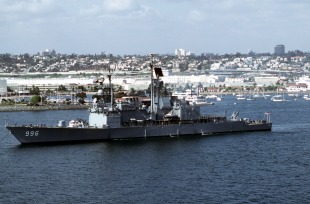 Guided missile destroyer ROCS Ma Kong (DDG 1805) (ex USS Chandler) 3