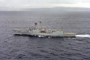 Guided missile frigate USS Wadsworth (FFG-9) 3