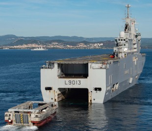 Amphibious assault ship Mistral (L9013) 2