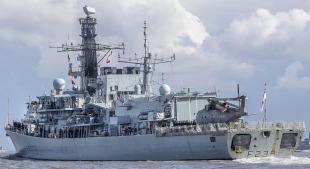 Guided missile frigate HMS Northumberland (F238) 3