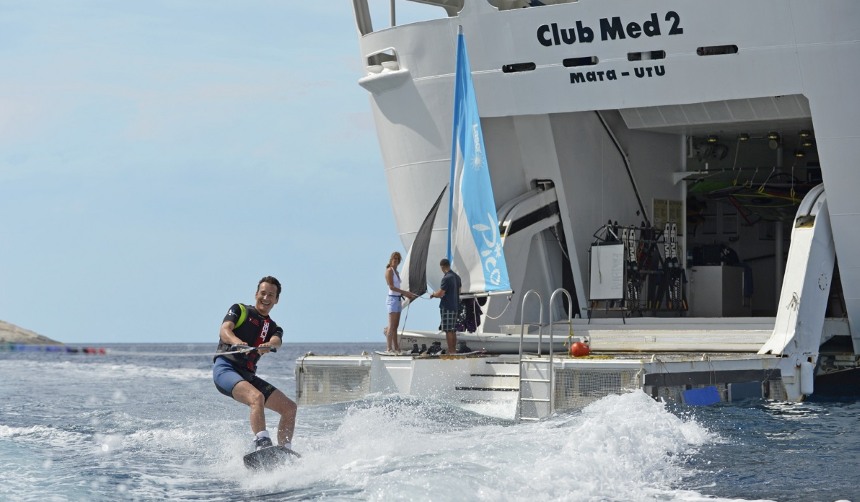 Открывающаяся рампа судна Club Med 2
