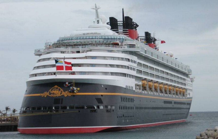 Лайнер Disney Wonder