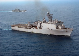 Десантный корабль-док USS Germantown (LSD-42)