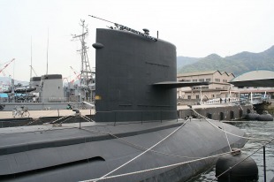 Diesel-electric submarine JS Makishio (SS-593) 3