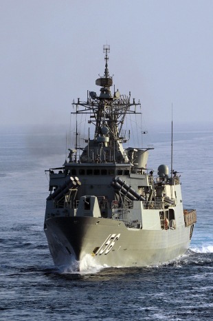 Фрегат HMAS Toowoomba (FFH 156) 2
