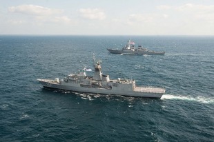 Фрегат HMAS Warramunga (FFH 152) 1
