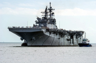 America-class amphibious assault ship 0