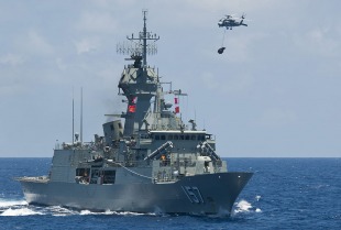 Фрегат HMAS Perth (FFH 157) 1