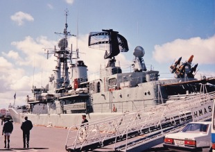 Эскортный миноносец HMAS Torrens (DE 53) 3