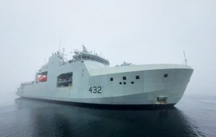 Патрульный корабль арктической зоны HMCS Max Bernays (AOPV 432) 0