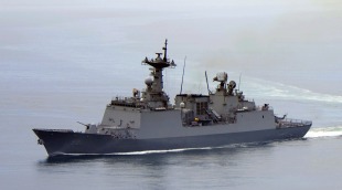 Guided missile destroyer ROKS Choe Yeong (DDH-981) 2