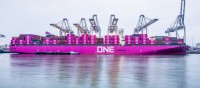 Пурпурные контейнеровозы компании ONE