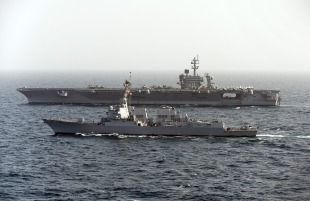 Ракетний есмінець USS Momsen (DDG-92) 2