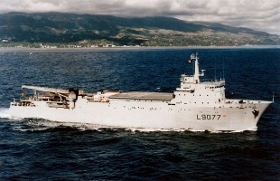 ​Десантный транспорт-док Bougainville (L9077) 0