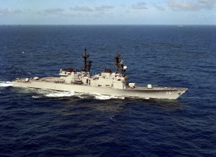 Эсминец USS Elliot (DD-967) 2